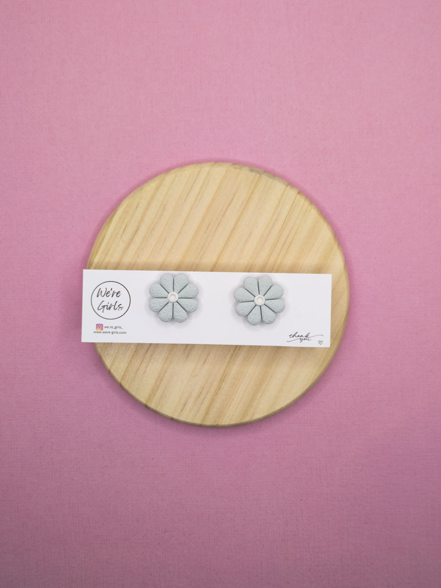 Isla Studs Mint